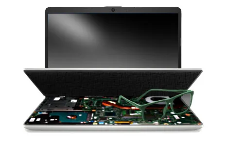 ordinateur portable ouvert avec des lunette    